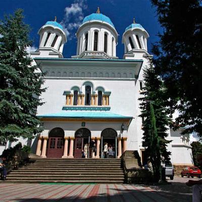 khramy-chernivtsiv