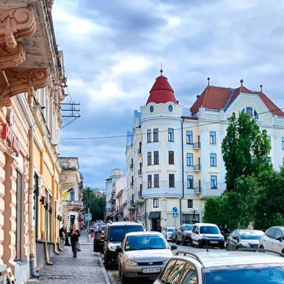chernivtsi-ploshcha-filarmonii